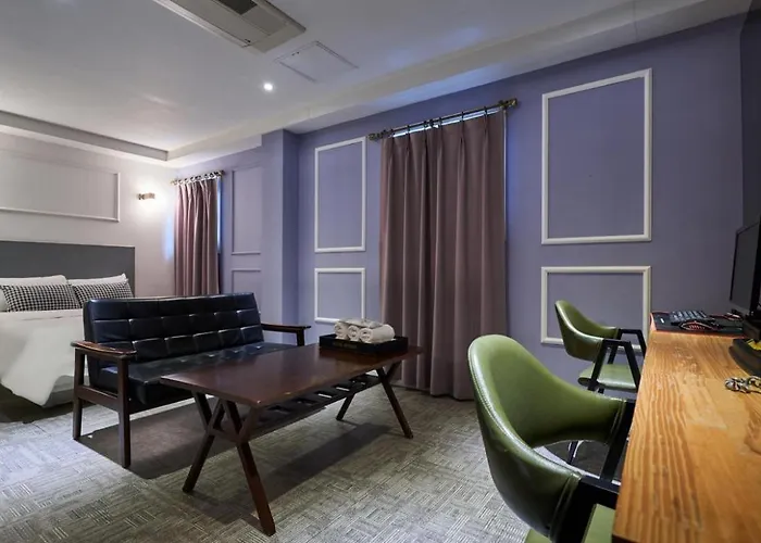 Avenue Hotel